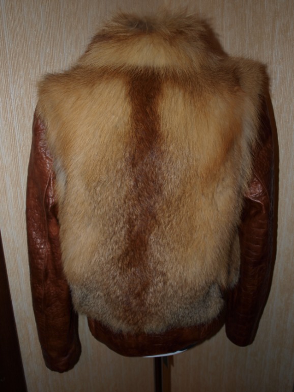 Красивые жилетки из натурального меха -супер вещь для холодной осени!!! цены от 11 000 рублей