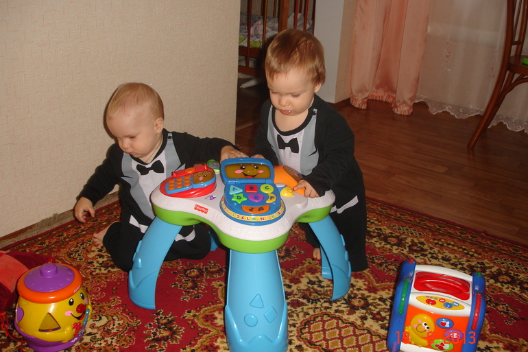 вот и год нам!!!