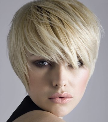 коротки стрижки