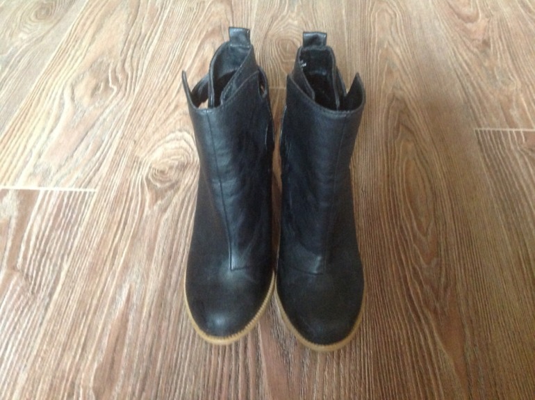 Ботиночки H&M, б/у 1 раз, размер 36, маломерят на пол размера  700руб.
