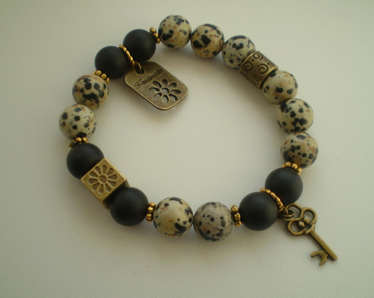 Новенькие браслеты