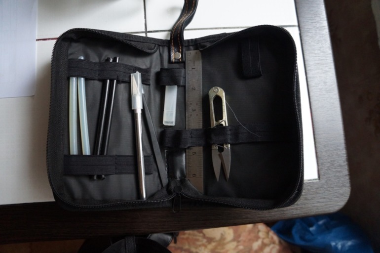 Осенний жираф и восковой пистолет