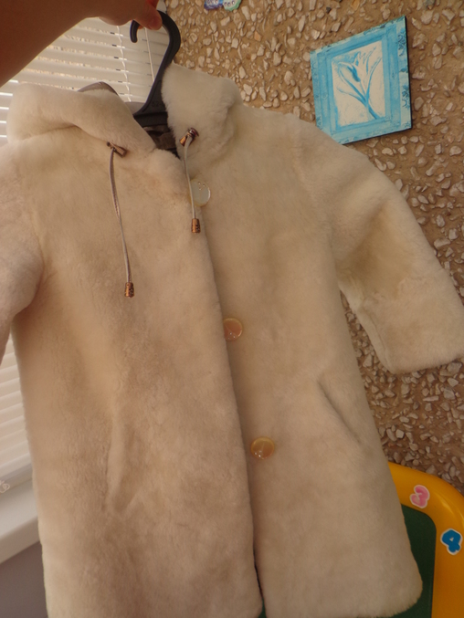 продам детскую шубу из натурального меха. новую.