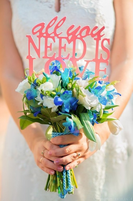 Свадебный торт с орхидеями и миньонами