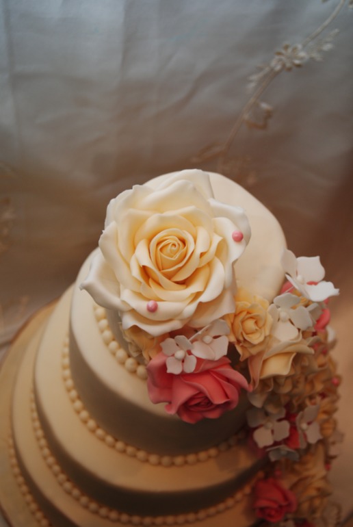 Свадебный каскад роз