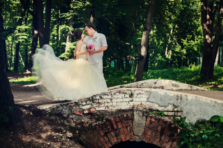 Летом свадьбу снимала ))