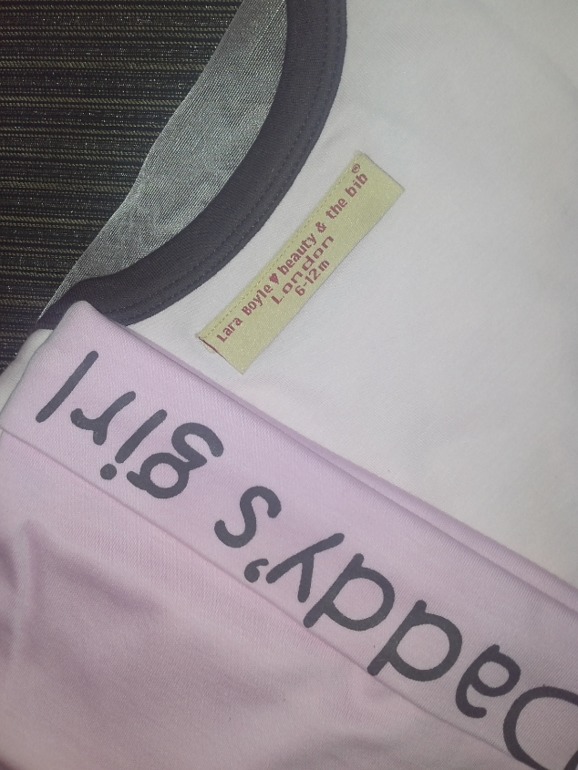 В наличии 6-12м. Английский бренд. стильно,ярко,удобно! Отличный подарок. Москва