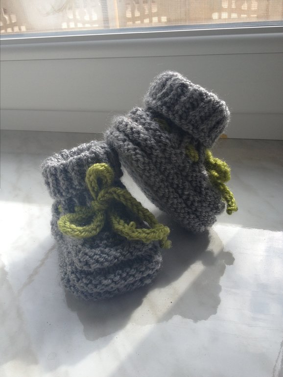 Первые в жизни пинетки