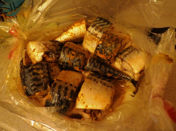 Скумбрия в рукаве в мультиварке