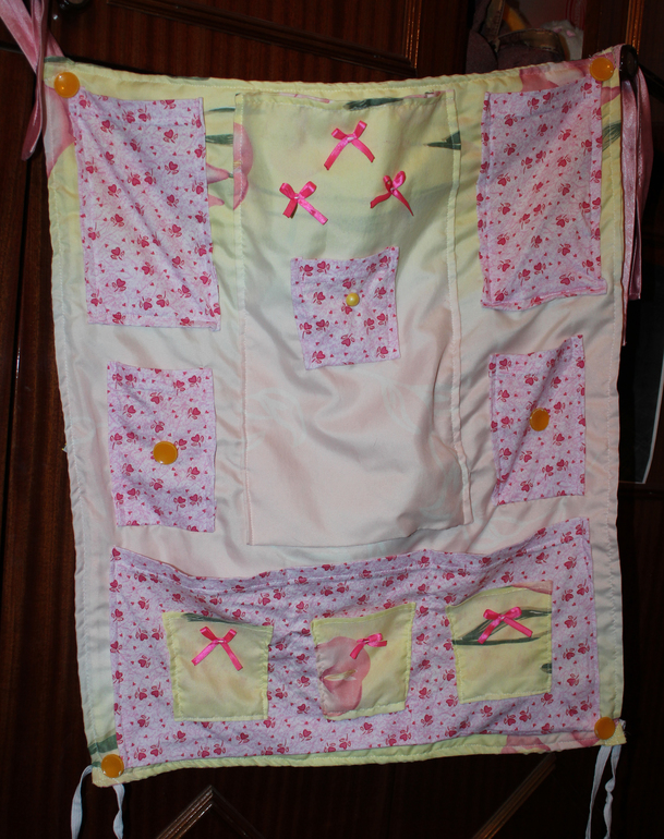 Хвастушка. Карман на кроватку.