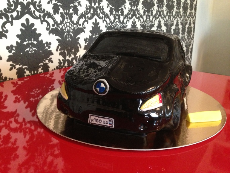 номер 5.  Автомобиль в студию!