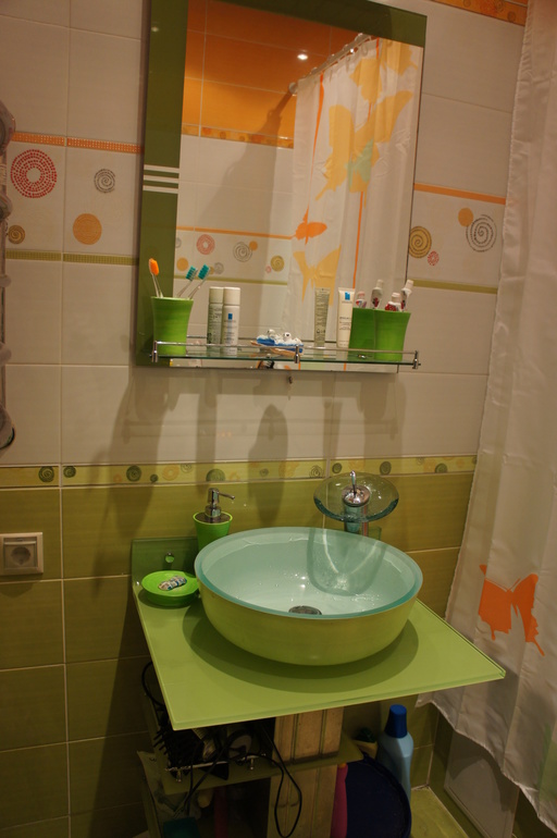 Шкафчик в ванную