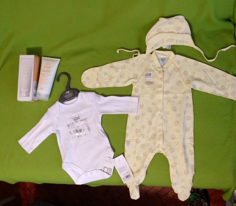 Поехала я за кремом от растяжек и не удержалась)