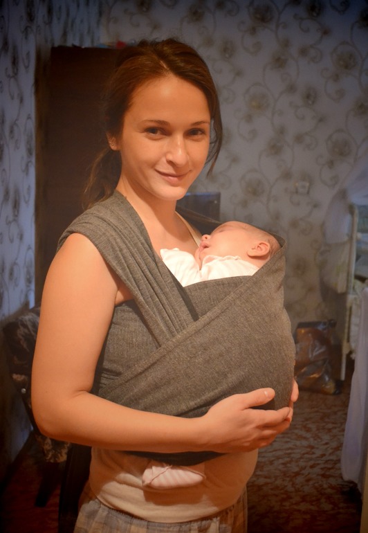 Первый сон в слинге. Как фиксировать голову?