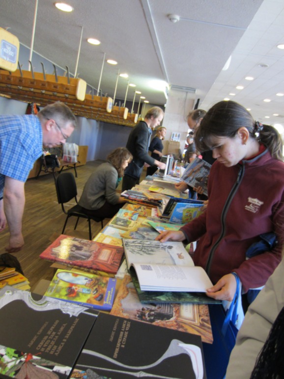 День рождения ДЕТГИЗа (маленький фотофрагмент)