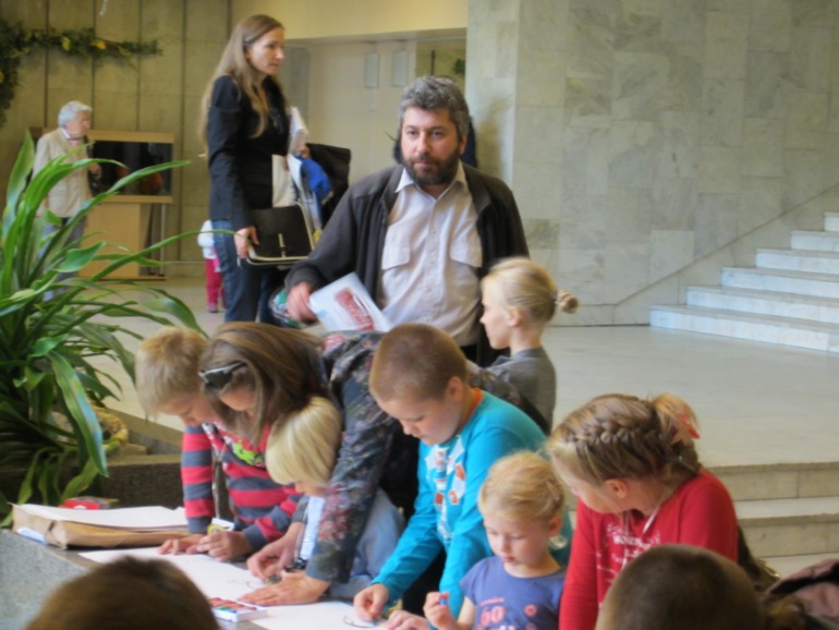 День рождения ДЕТГИЗа (маленький фотофрагмент)