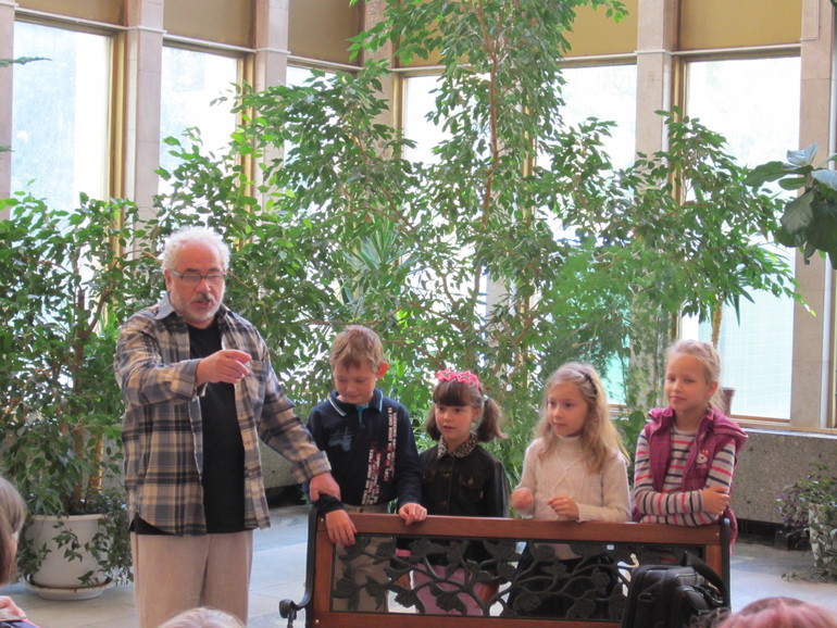 День рождения ДЕТГИЗа (маленький фотофрагмент)