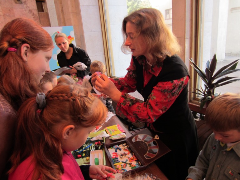 День рождения ДЕТГИЗа (маленький фотофрагмент)