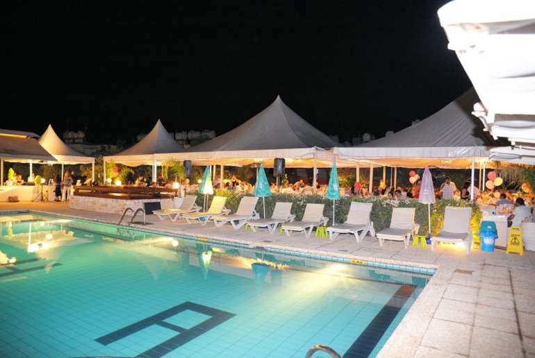 Подборка лучших туров 16 сентября. Тенерифе, Кипр, Мальдивы