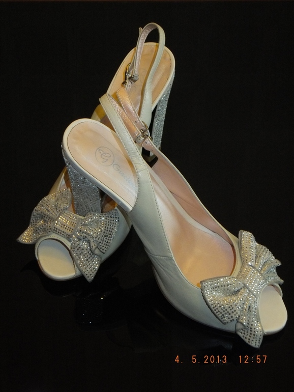 Туфли (босоножки) свадебные 38 размер