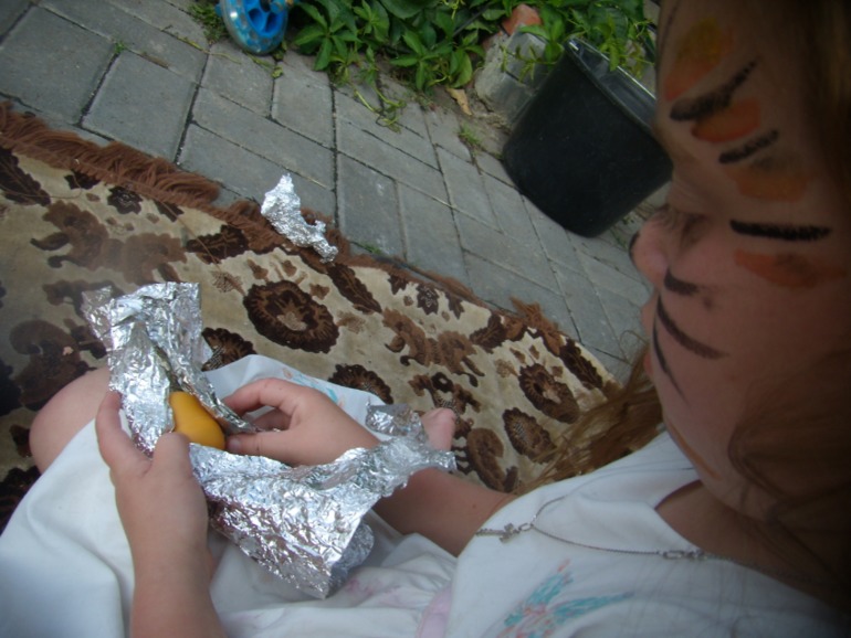 Лепим тигра, помогаем тигру, играем с тигром, кормим тигра..в общем изучаем ТИГРОВ