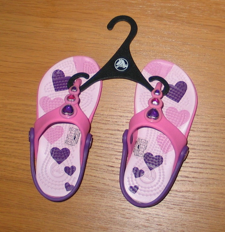 новые CROCS для девочки размер 6/7 650 р.