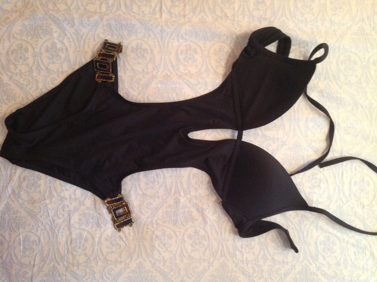 Купальники Victoria's secret. Не влезла в груди