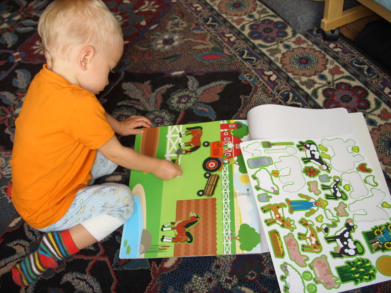 Многоразовые наклейки Melissa & Doug