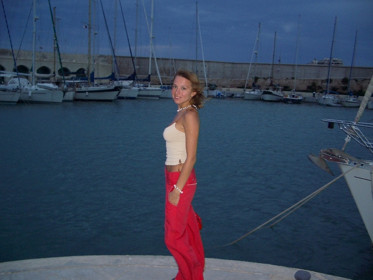 4d2d561fe6a247d60f6b5a8e1b74956f.jpg