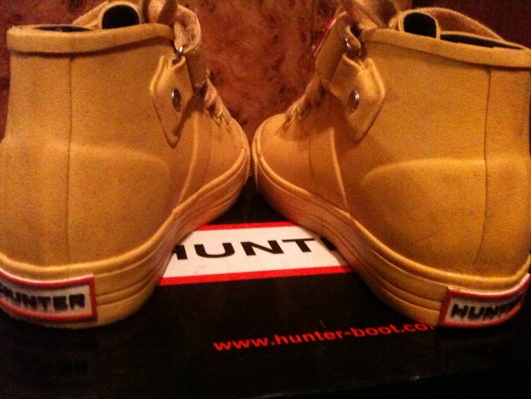 Hunter р.28. Galliano р.27. UGG р.28.
