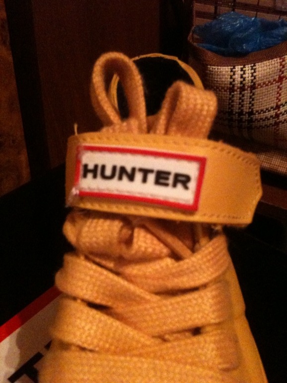 Hunter р.28. Galliano р.27. UGG р.28.