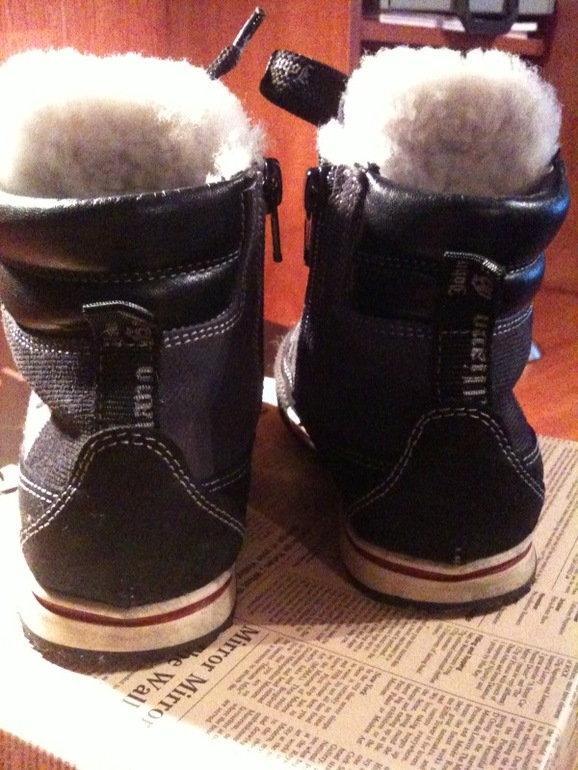 Hunter р.28. Galliano р.27. UGG р.28.