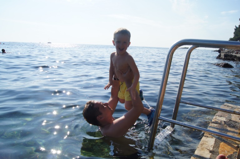 63f907b551cc8fbf6adf88d4bbabd956.jpg