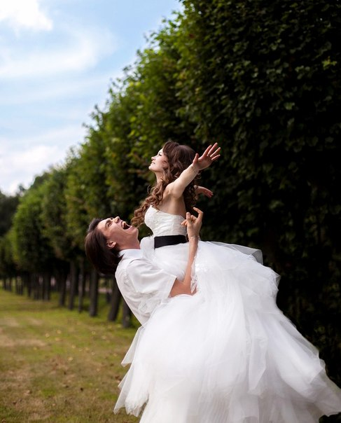 Получила еще фоточек со свадьбы, спустя больше 2-х мес мне их потихонечку отдают!