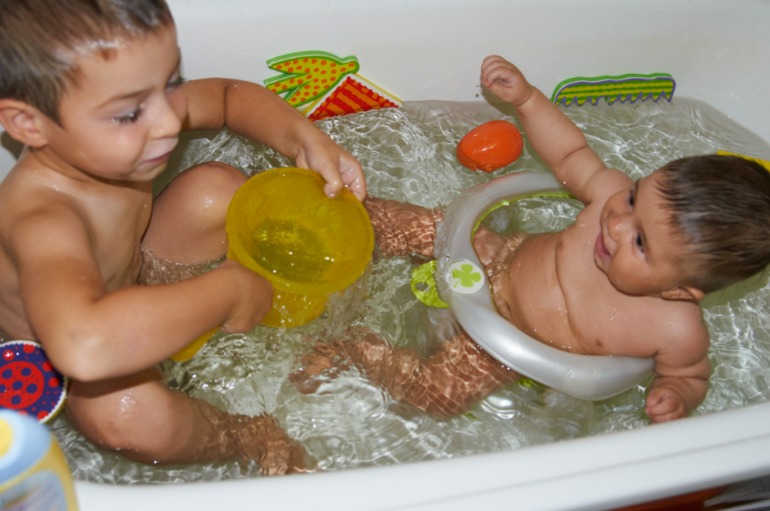 Братская любовь!