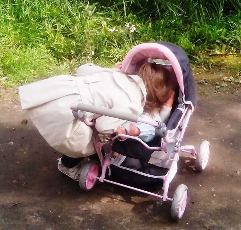 немного нас и опросик)