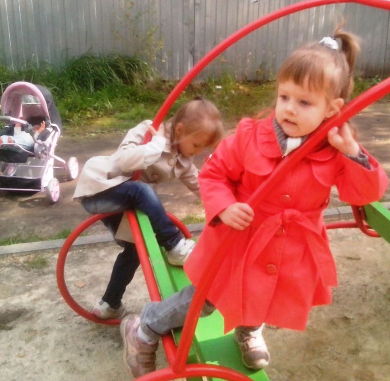 немного нас и опросик)