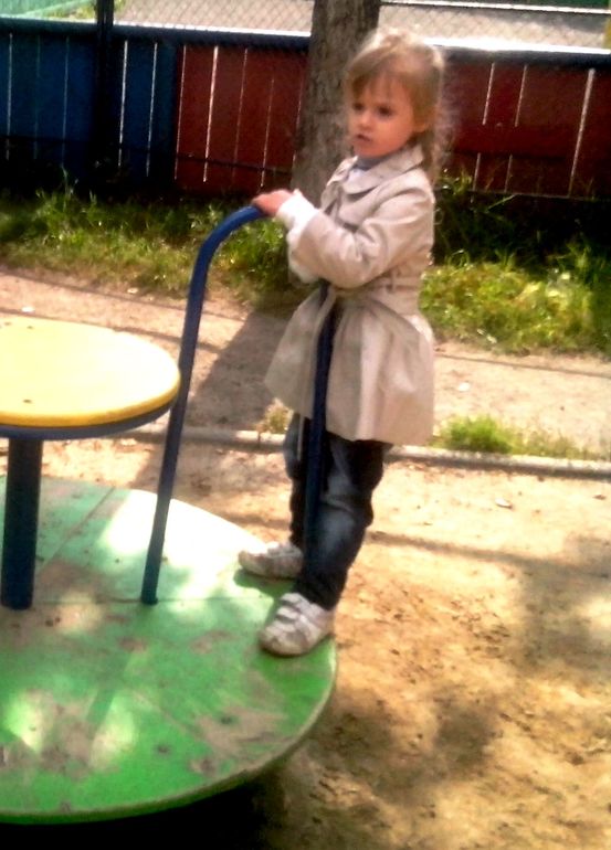 немного нас и опросик)