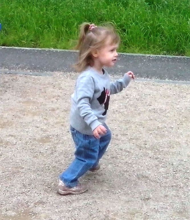 немного нас и опросик)