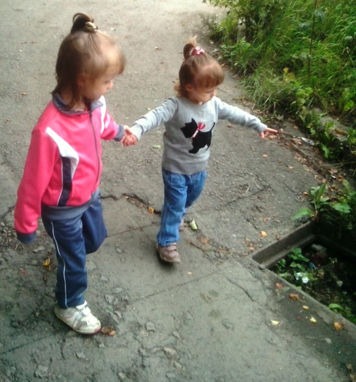 немного нас и опросик)