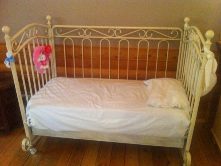 Кроватка для новорожденного с качалкой,кованая Picci (Пиччи)