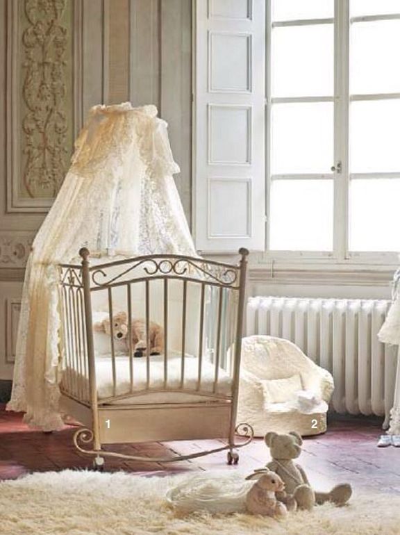 Кроватка для новорожденного с качалкой,кованая Picci (Пиччи)