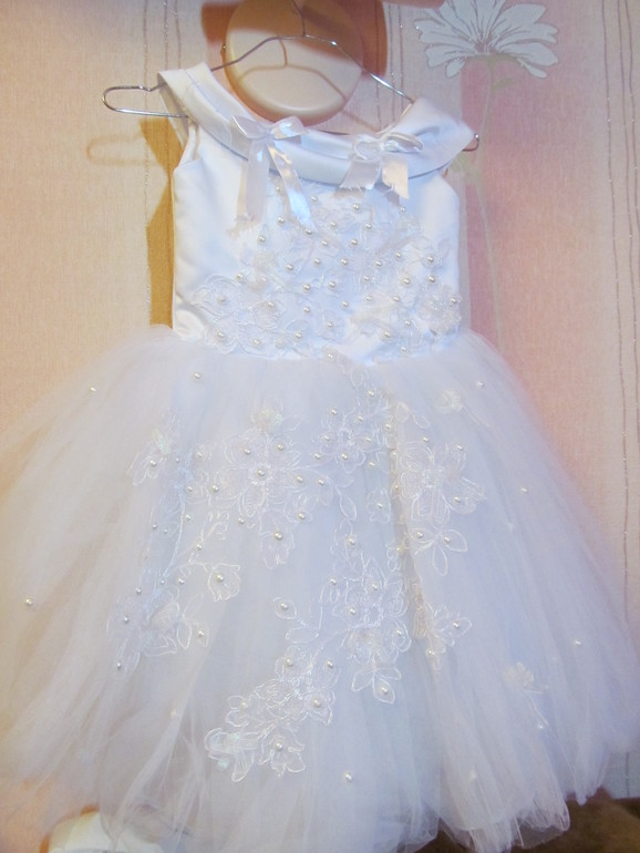 Продам Платье для свадебных и официальных приемов