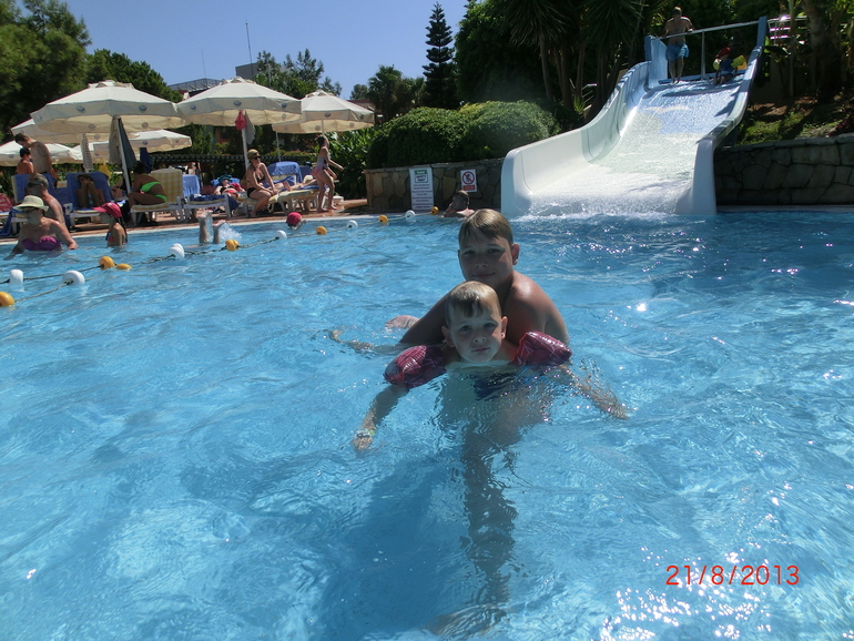 bc826450a334e35542e7495fbd2322db.jpg