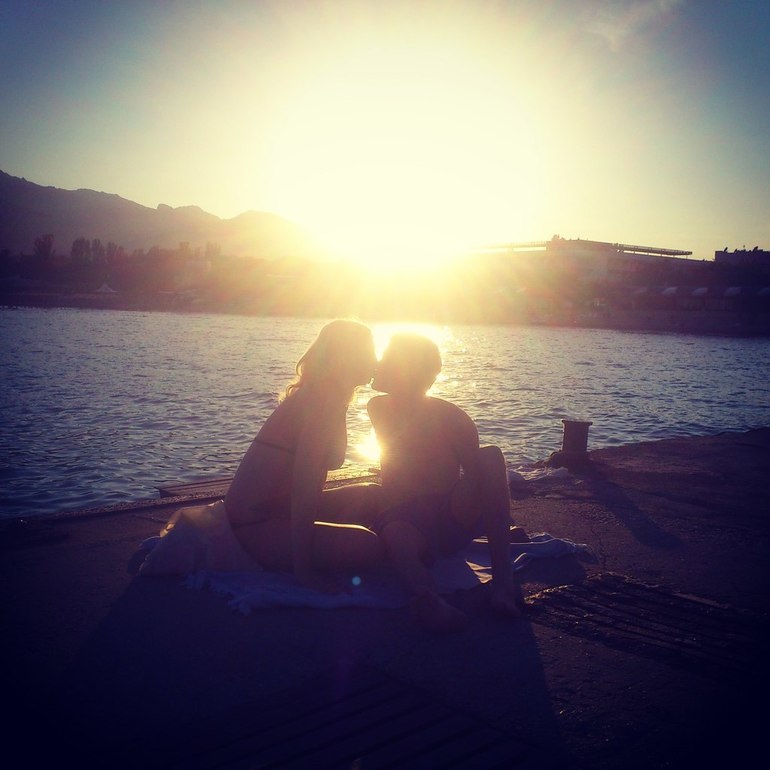 вернулась домой))