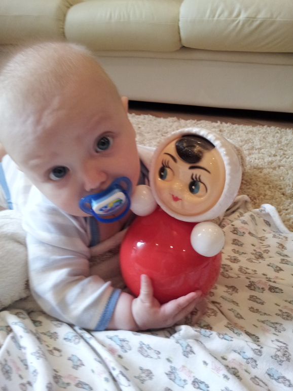 Купили неваляшку Ксюшу