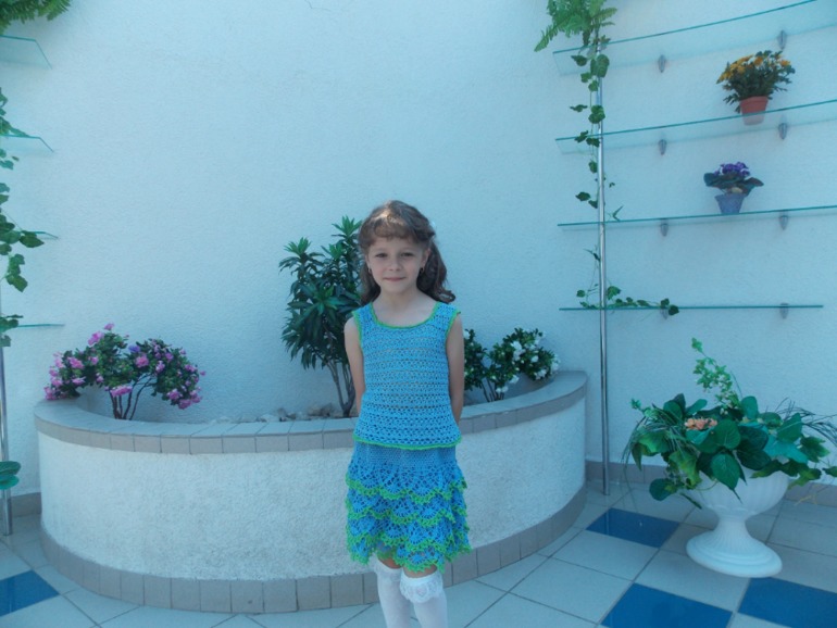 Первое выступление моей красавицы-певицы.