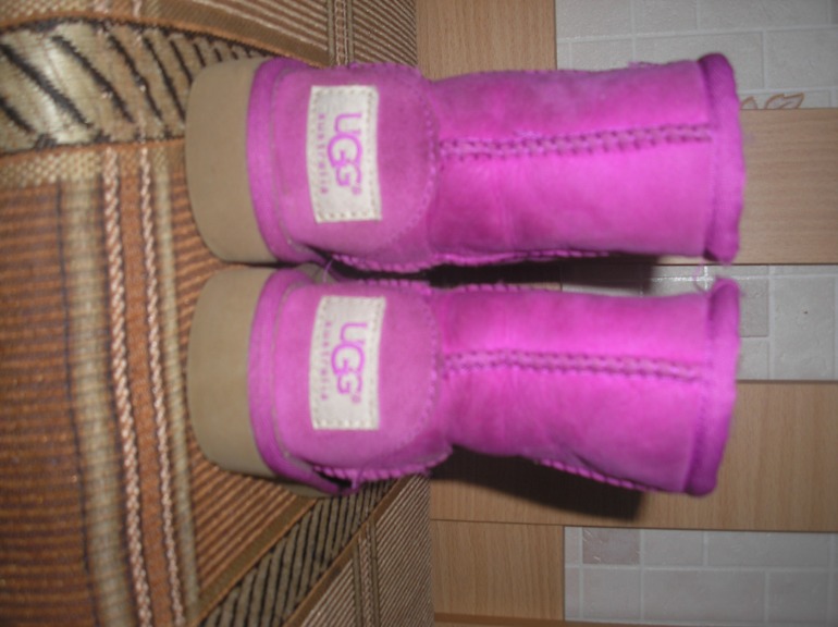 Продам зимние сапоги угги Австралия р 22-23