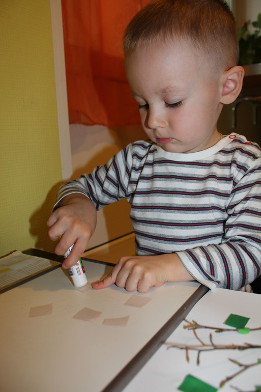 И дома листопад!