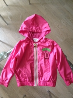 Продам ветровку для девочки DIOR на 3 года б.у. отличное состояние